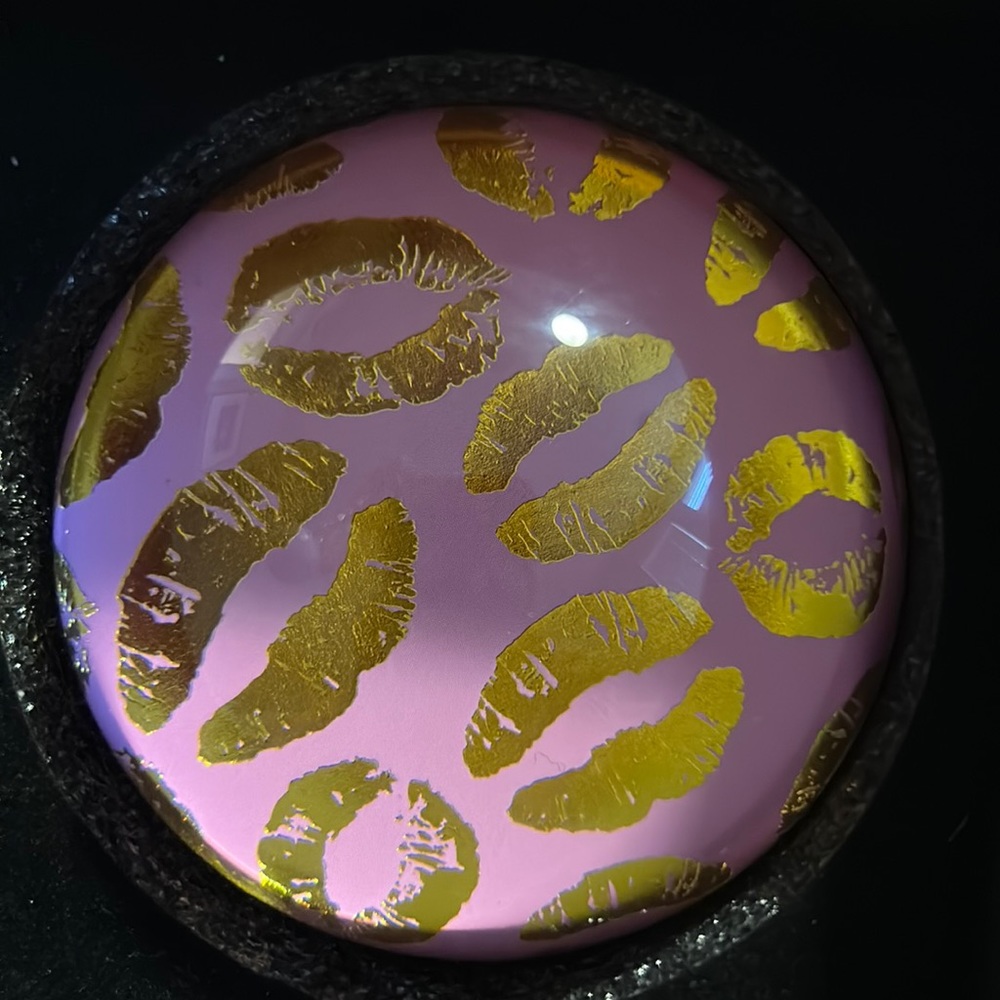 Pink Smooch Kisses Paperweight